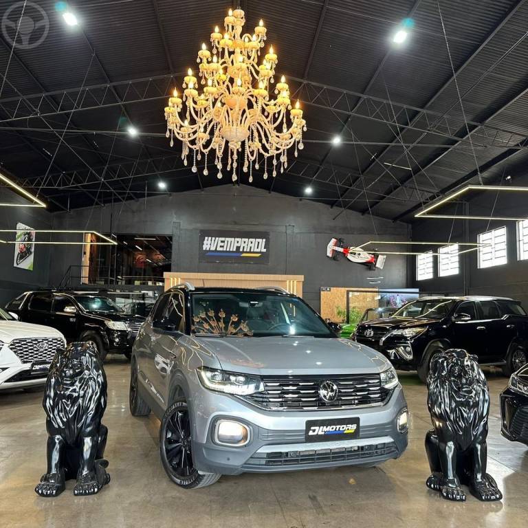 VOLKSWAGEN - T-CROSS - 2023/2024 - PRATA - R$ 153.800,00