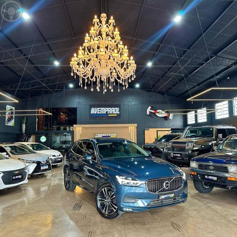 VOLVO - XC60 2.0 T5 MOMENTUM 4P AUTOMATICO - 2018/2019 - AZUL - R$ 172.800,00