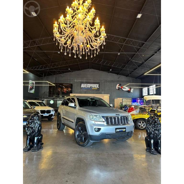 JEEP - GRAND CHEROKEE 3.6 V6 LAREDO 4WD 4P AUTOMATICO - 2012/2012 - PRATA - R$ 73.800,00